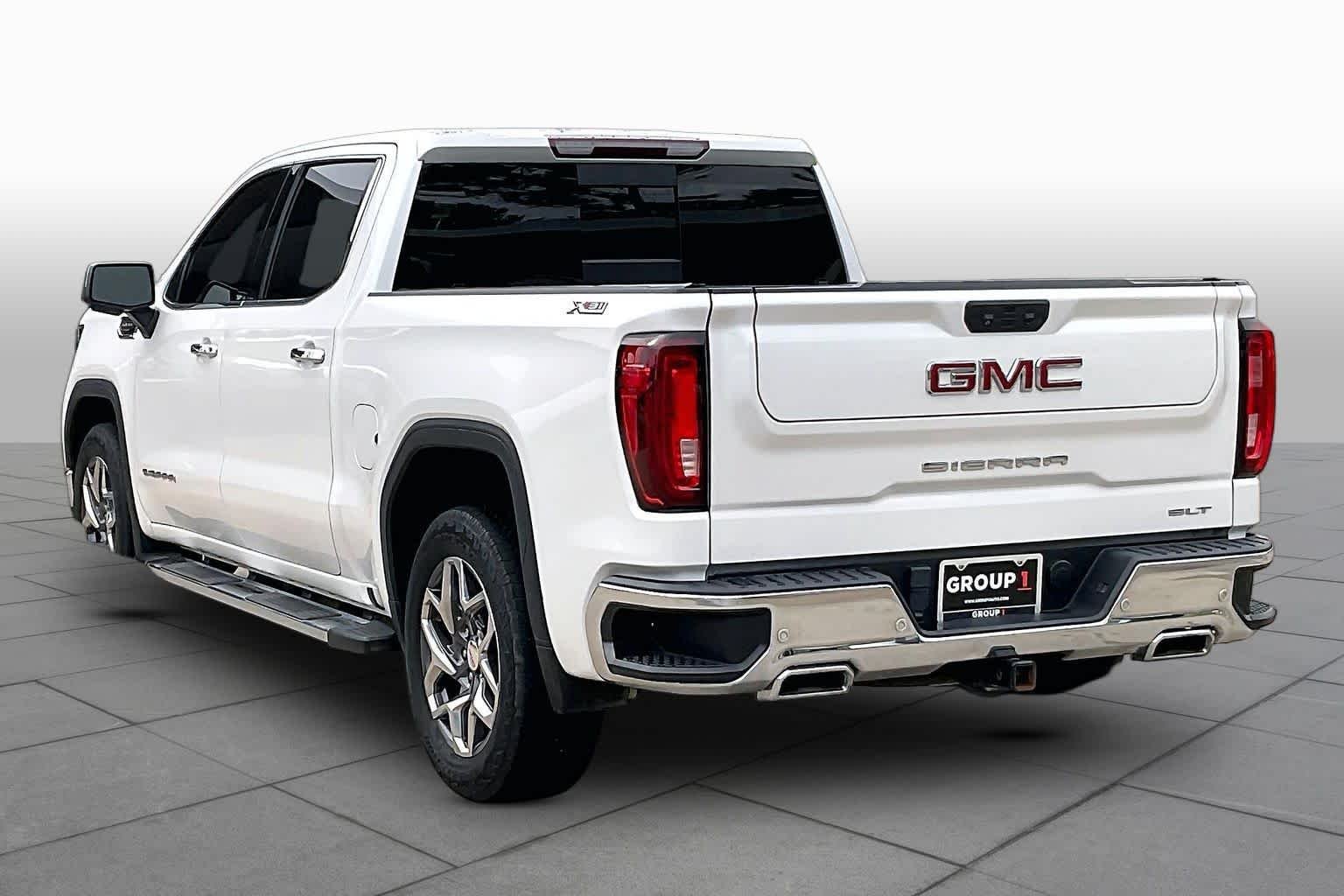 Used 2022 White Frost Tricoat GMC SLT image 12