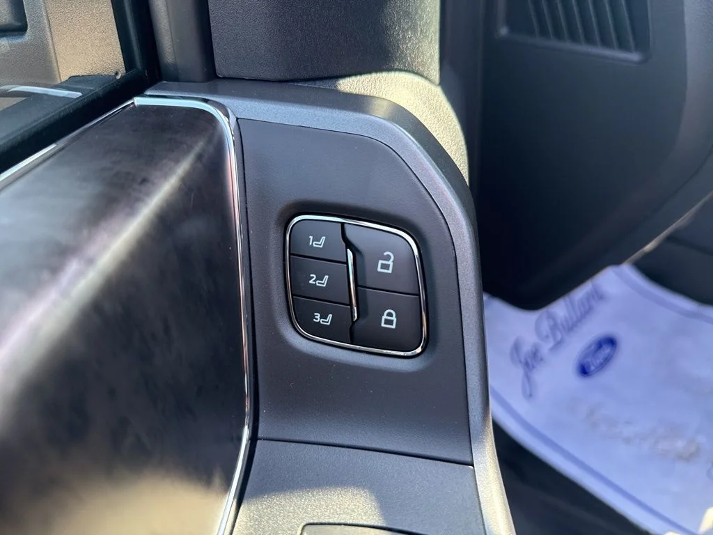 New 2026 Oxford White Ford F-250® Lariat® image 27