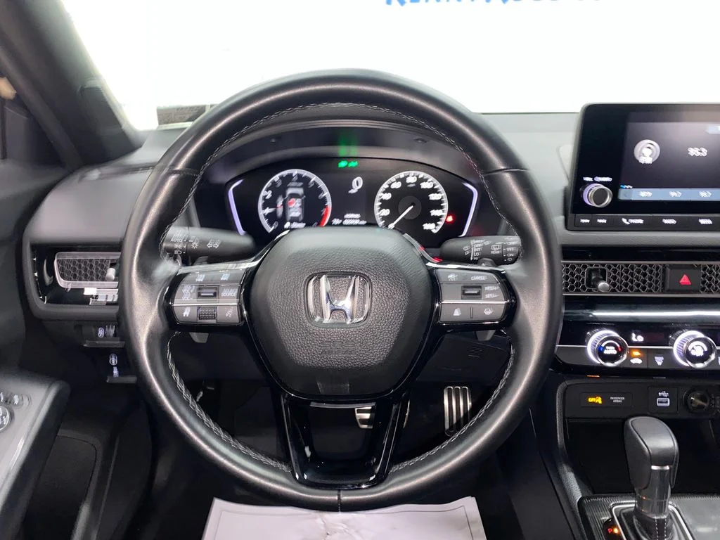 Used 2024  Honda Sport image 23