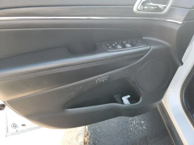 Used 2019 Bright White Clearcoat Jeep Limited image 11