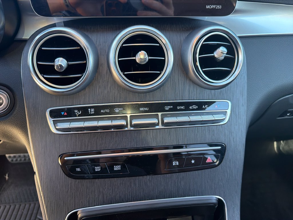 Used 2020 Gray Mercedes-Benz GLC 300 image 26