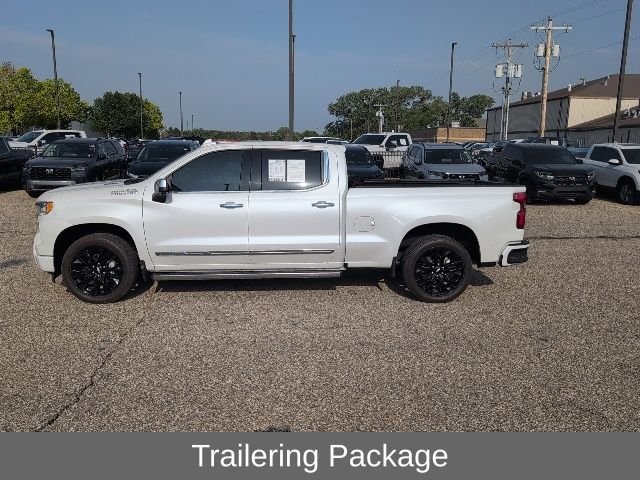 Used 2024 Pearl Chevrolet High Country image 3