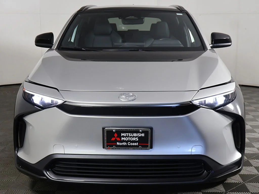 Used 2023 Silver Toyota XLE image 11