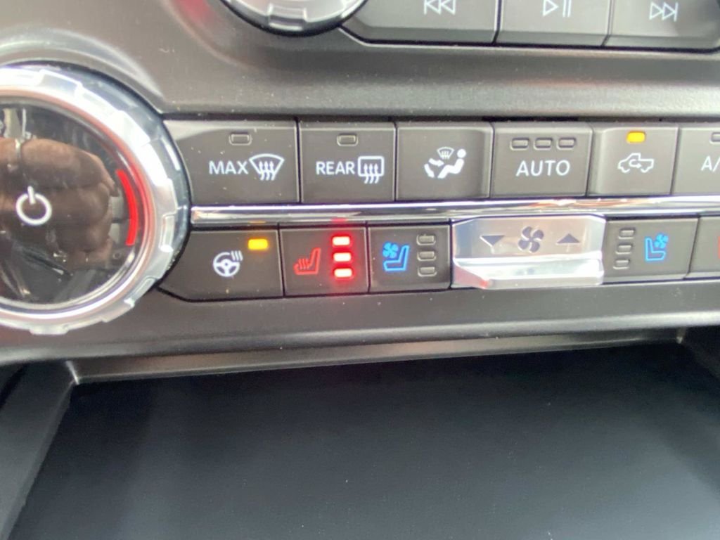 New 2026 Star White Metallic Tri-Coat Ford F-250® Lariat® image 17