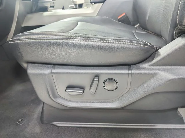 Used 2022 Black Ford Lariat image 20