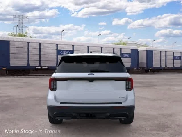 New 2026 Space White Metallic Ford ST-Line image 5