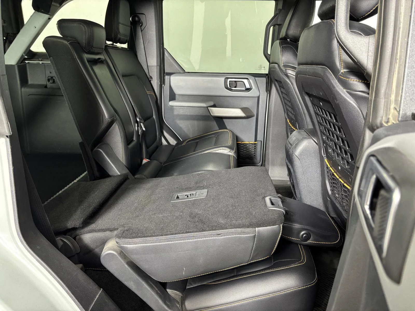 Used 2023 Cactus Gray Ford Badlands image 19