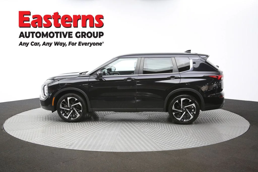 Used 2023 Black Mitsubishi SE image 59
