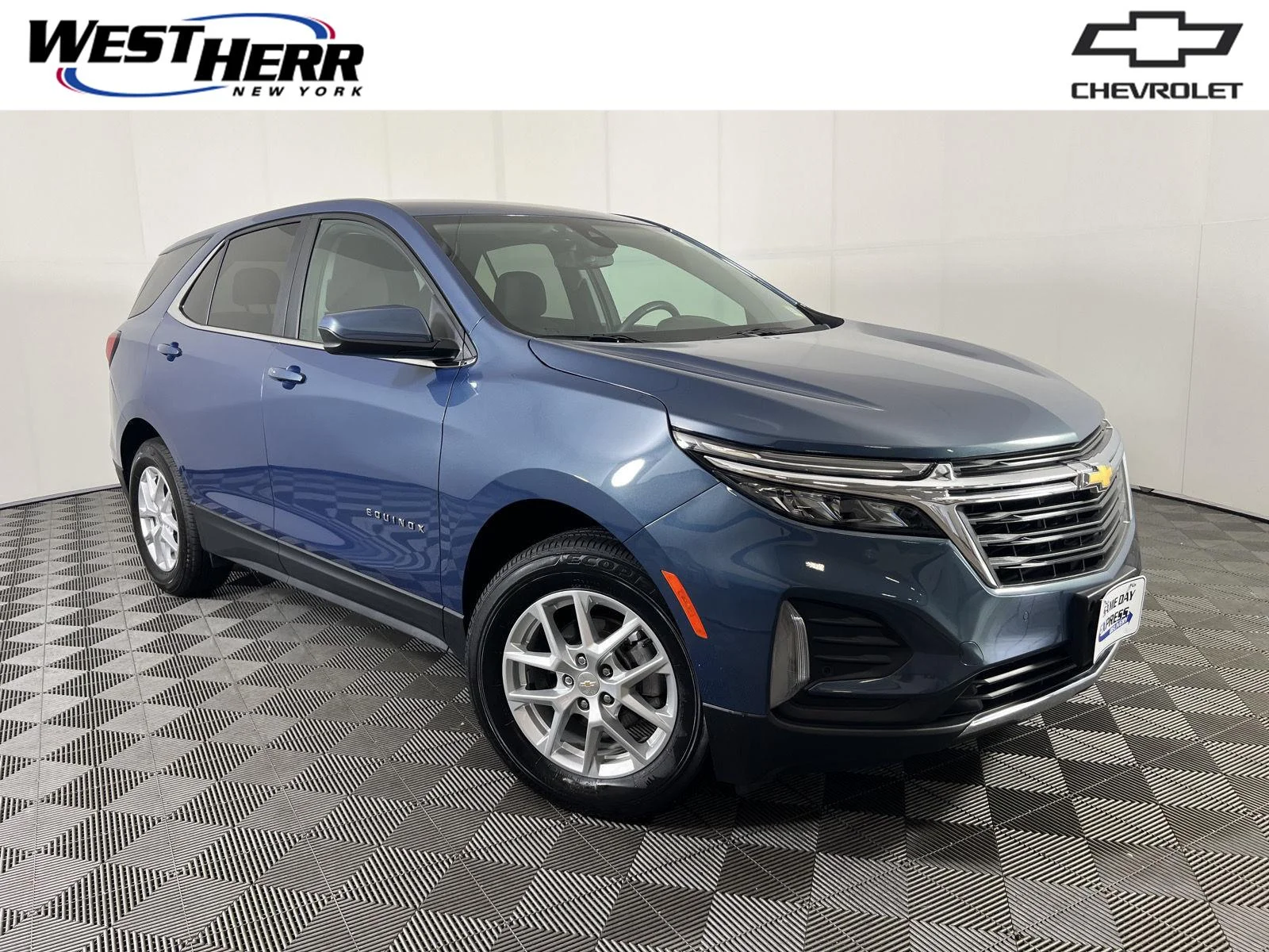 Used 2024 Lakeshore Blue Metallic Chevrolet LT image 1