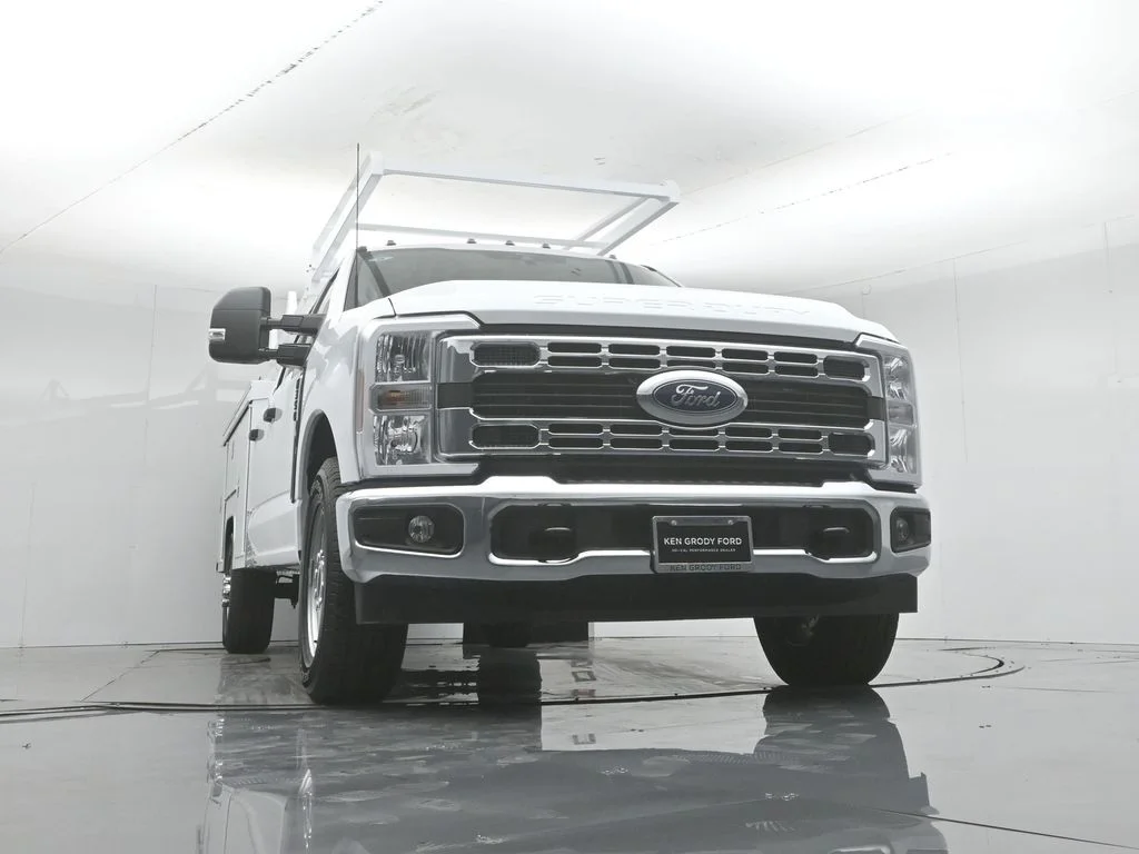 New 2026 Oxford White Ford XL image 53