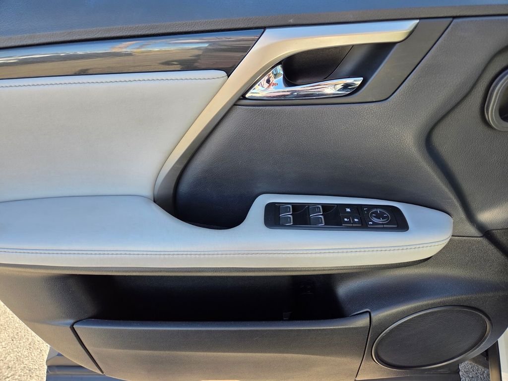 Used 2017 White Lexus 350 image 22