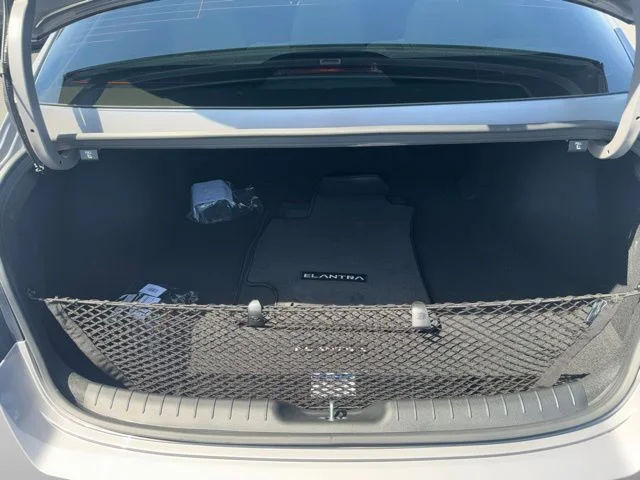 2025 Hyundai Elantra Blue - Photo 24