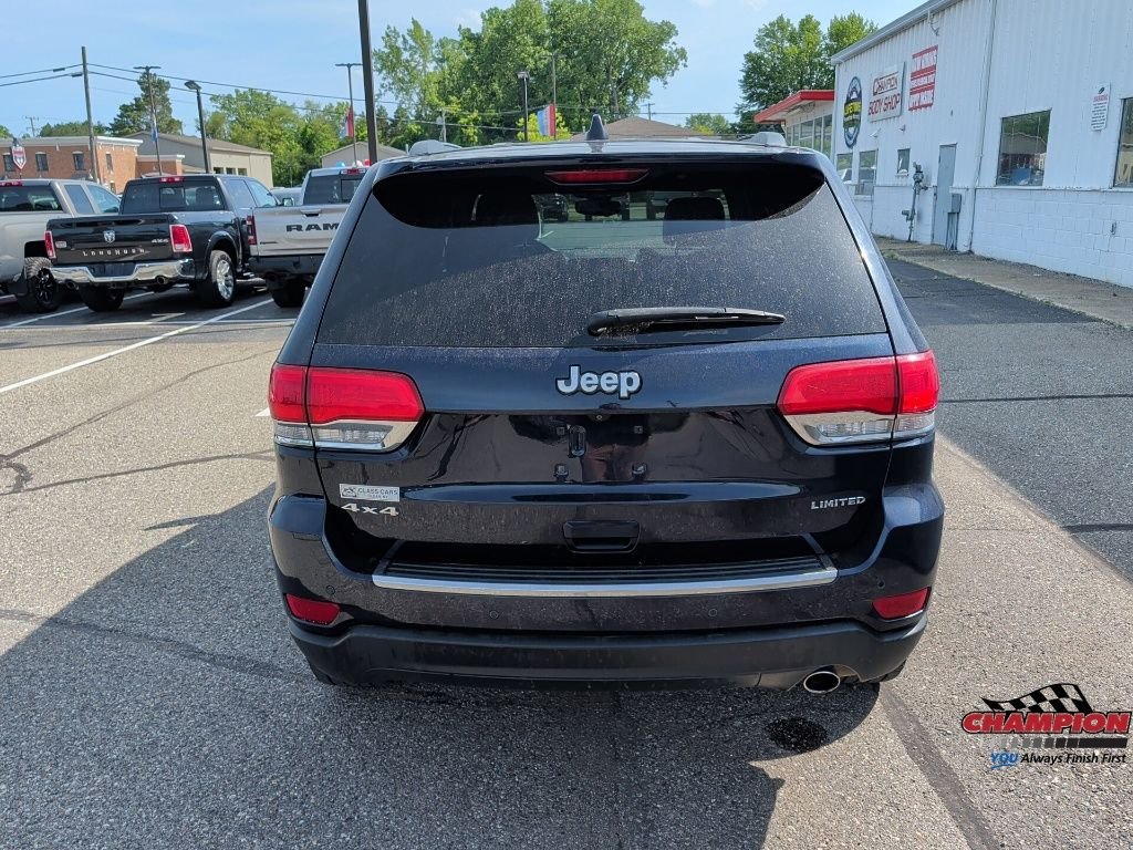 Used 2018 Blue Jeep Limited image 9