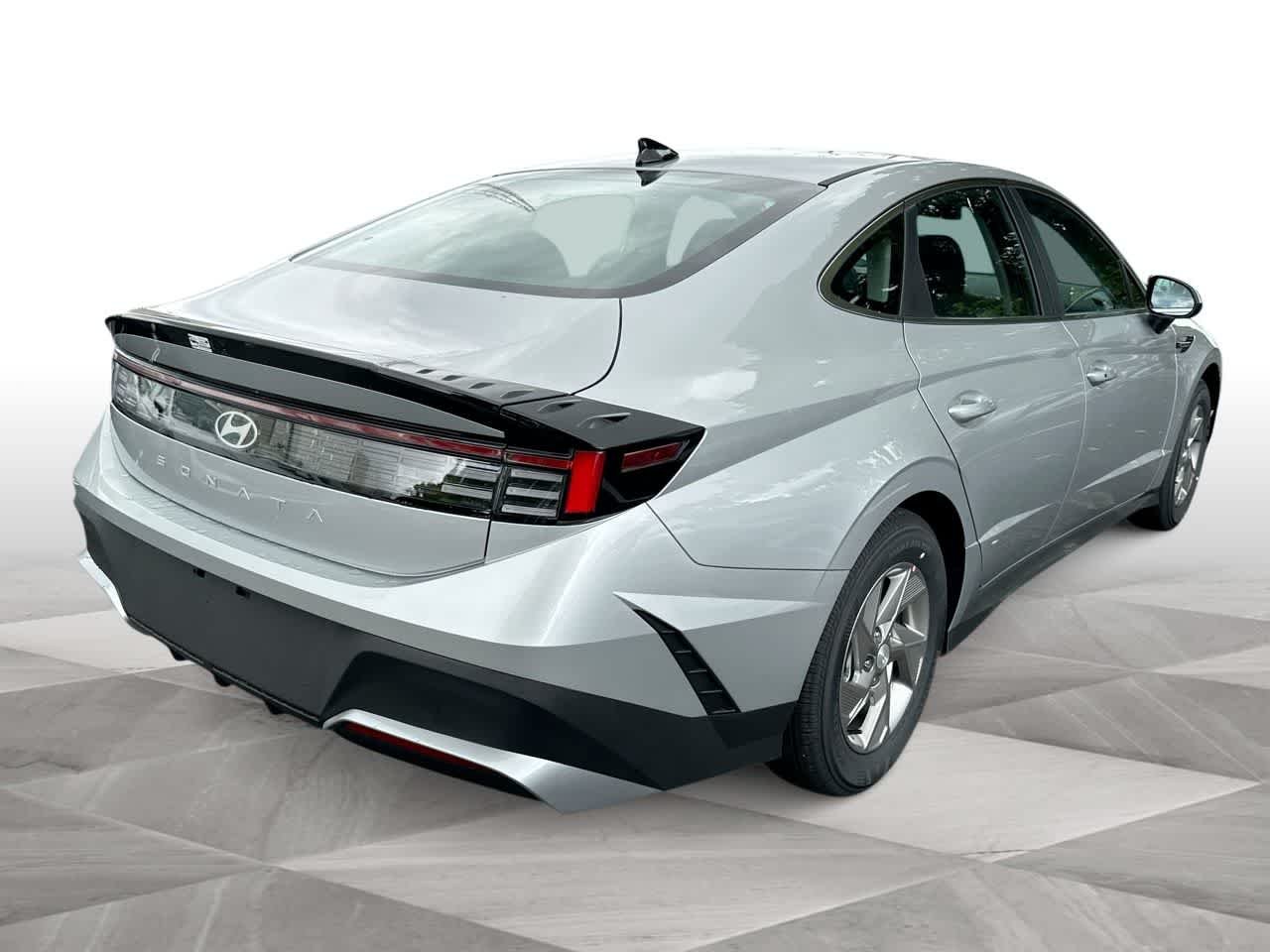 New 2026 Aero Silver Hyundai SE image 8