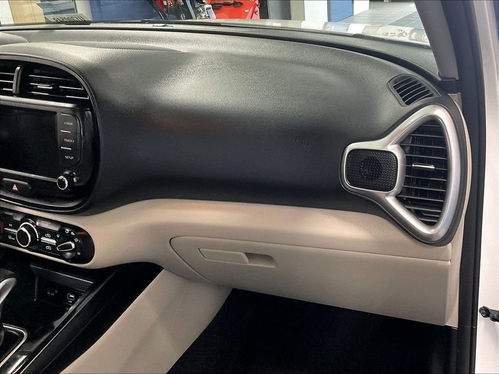 Used 2025 White Kia LX image 13
