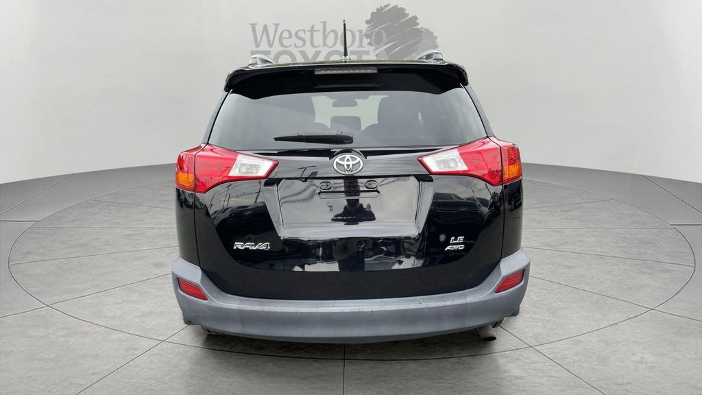 Used 2015 Black Toyota LE image 5