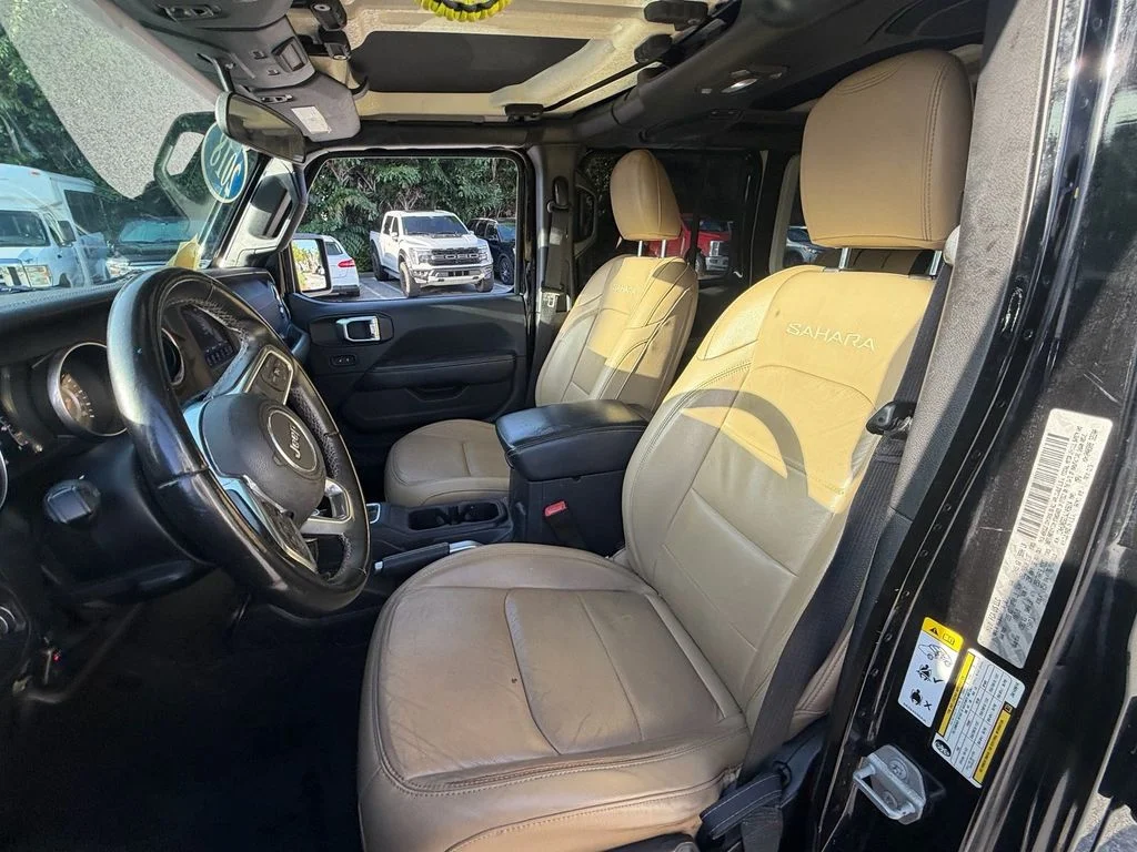 Used 2018 Black Clearcoat Jeep Unlimited Sahara image 9