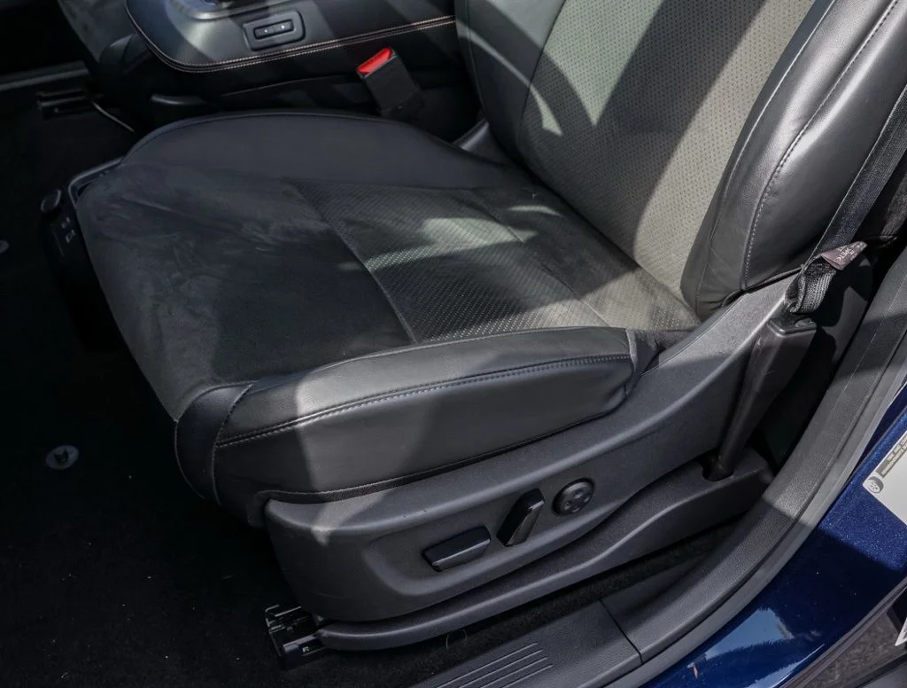 Used 2023 Blue Nissan ENGAGE image 16