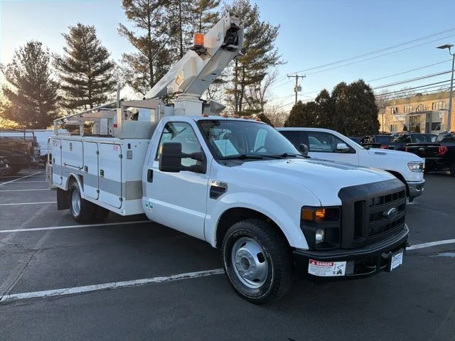 Used 2008 White Ford  image 1