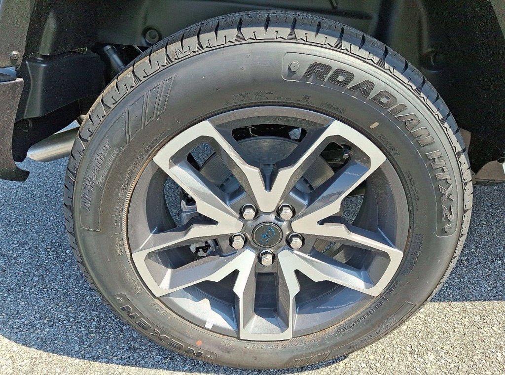 Used 2025  Jeep Sport S 4xe image 11