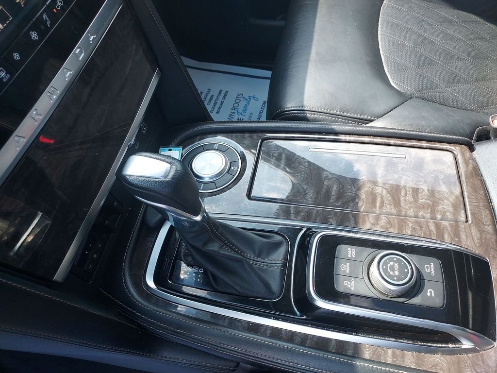 Used 2023 Silver Nissan Platinum image 28