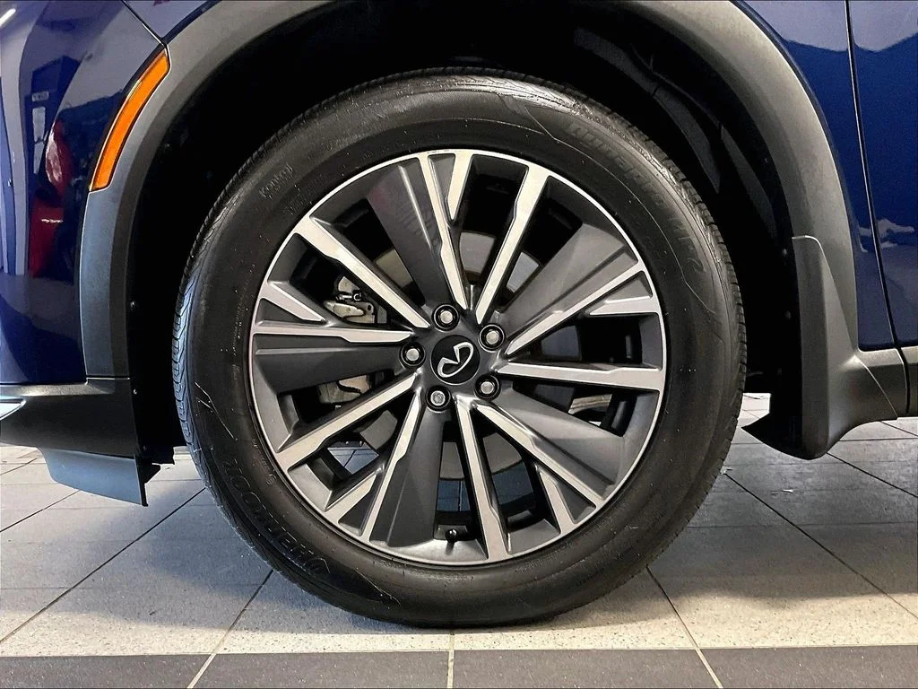 Used 2026 Blue INFINITI LUXE image 7