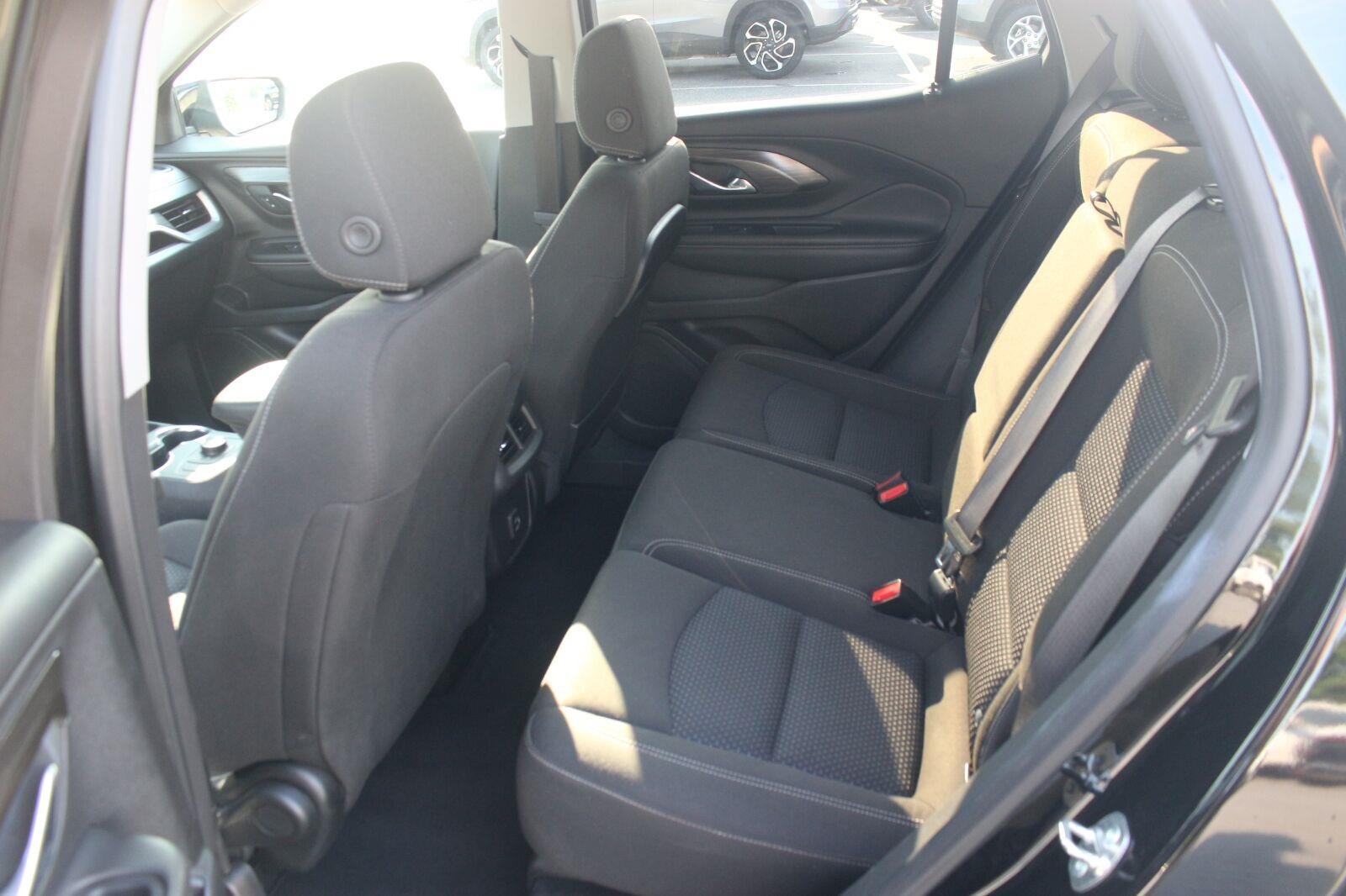 Used 2024 Ebony Twilight Metallic GMC SLE image 33