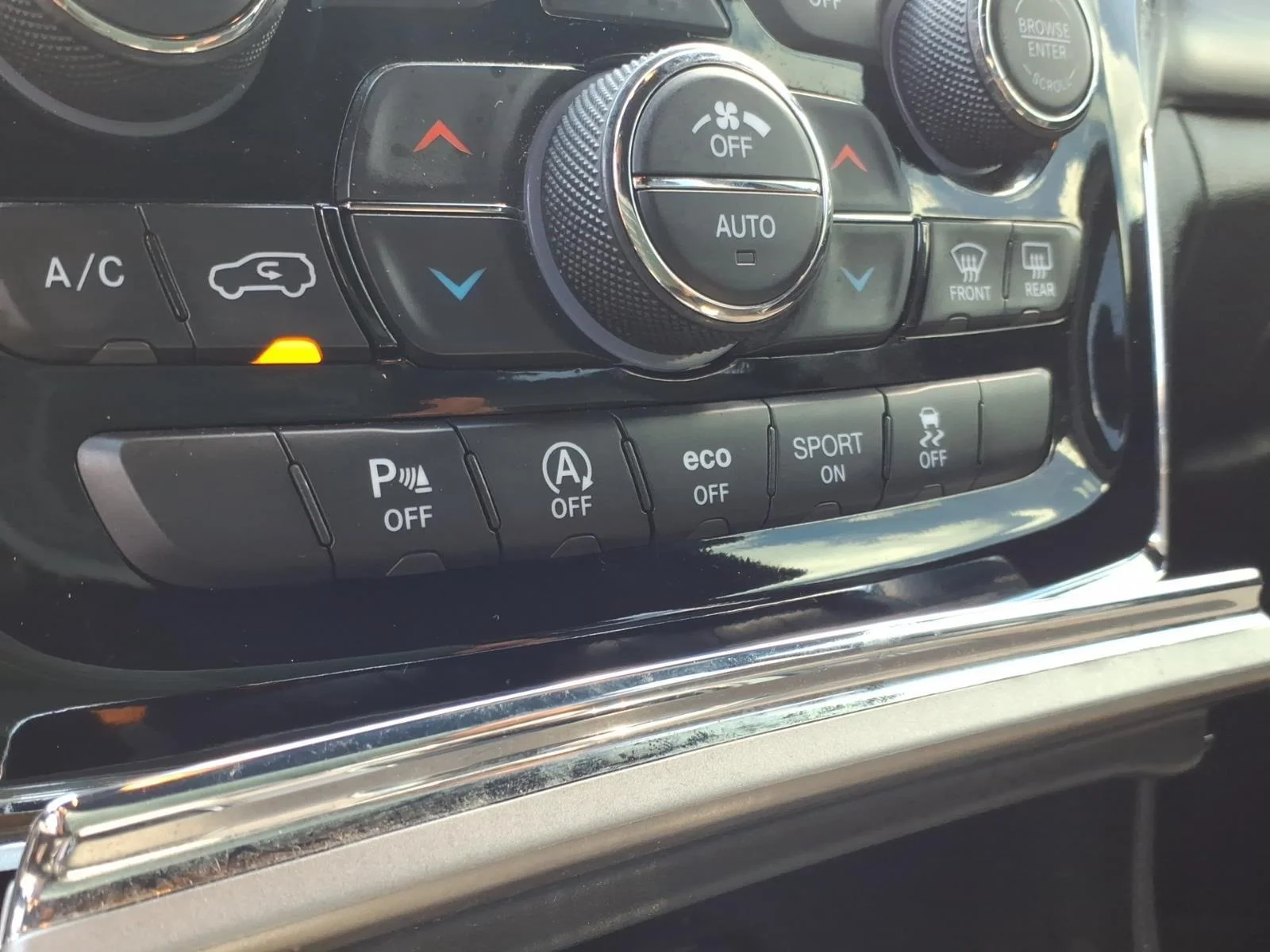 Used 2020 Bright White Clearcoat Jeep Altitude image 9