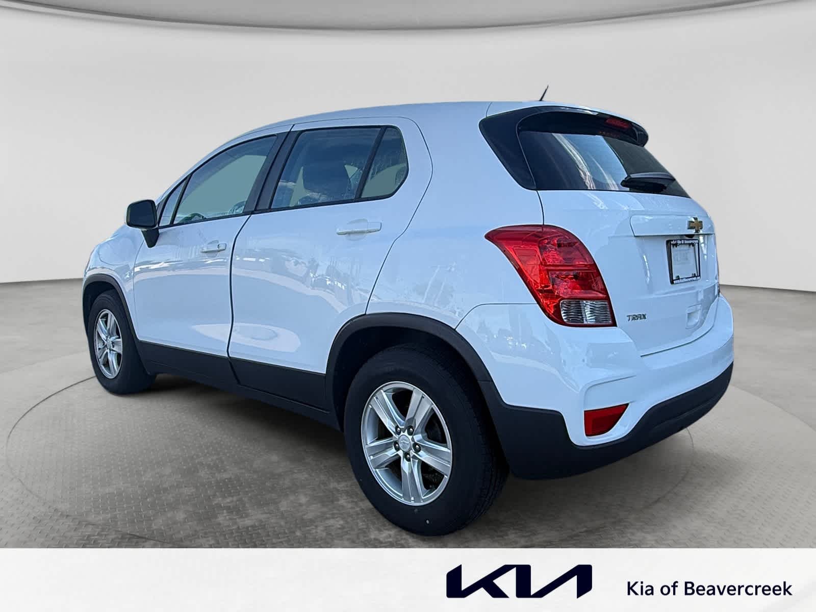 Used 2019 Summit White Chevrolet LS image 7