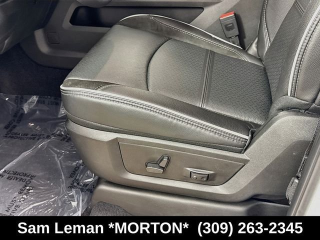 New 2026 Bright White Clear-Coat Exterior Paint Ram Laramie image 20