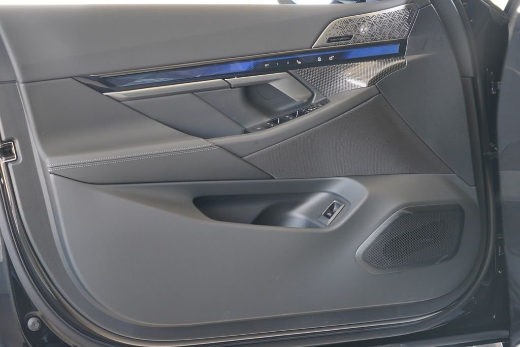 New 2026 Black Sapphire Metallic BMW Base image 10