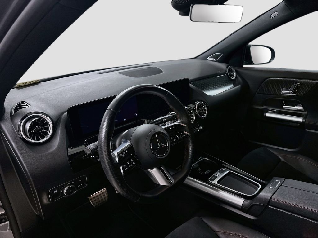 Certified Used 2025 Mountain Gray Metallic Mercedes-Benz GLA 250 image 4