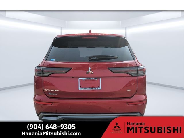 Used 2025 Red Mitsubishi SE image 4