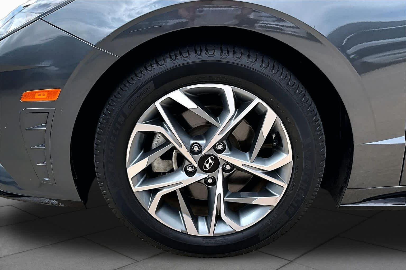 Used 2023 Portofino Gray Hyundai SEL image 10