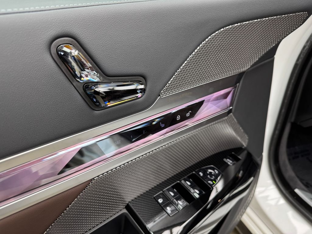 2025 BMW 7 Series 760i - Photo 11