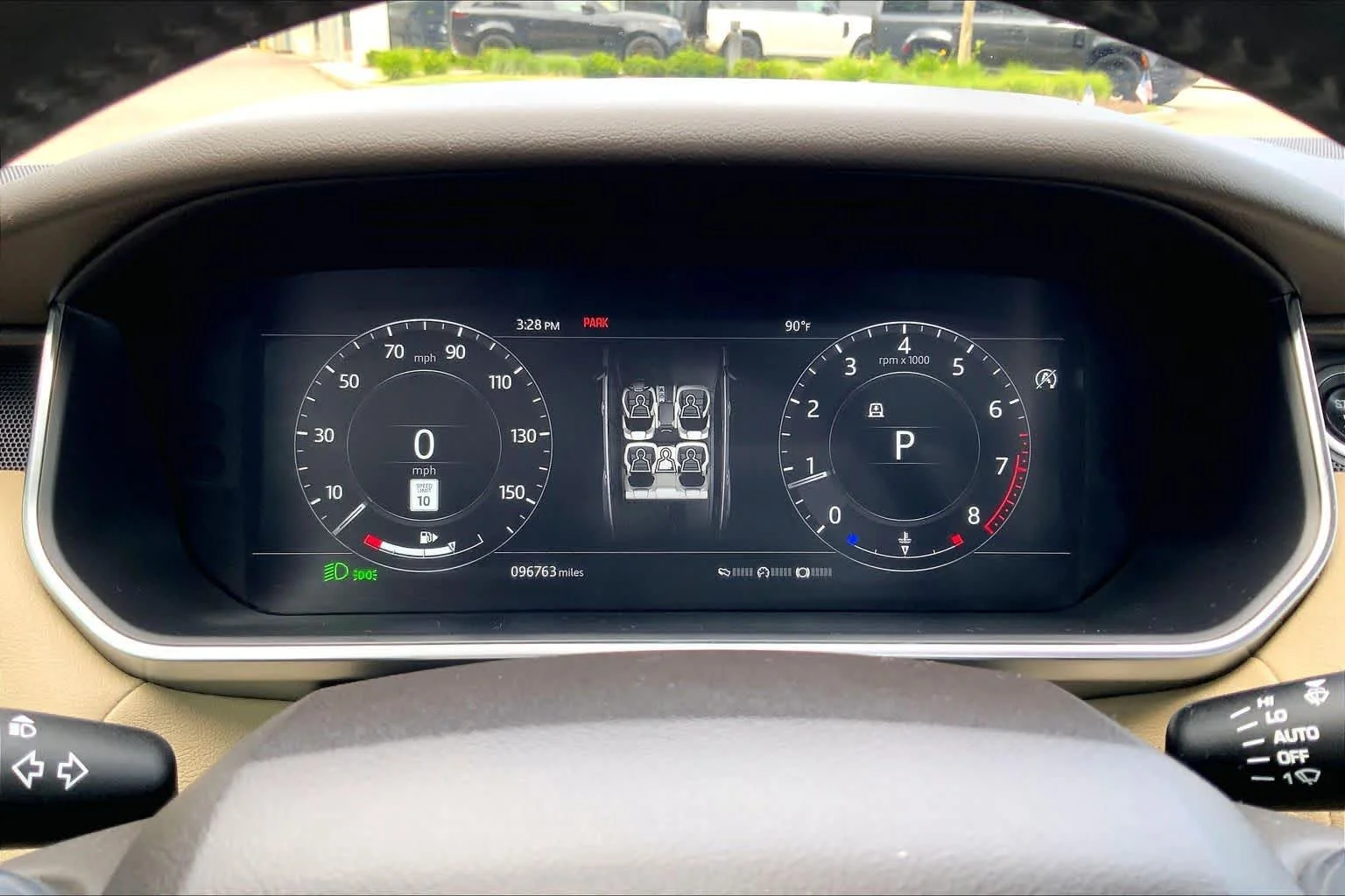 Used 2018 Narvik Black Land Rover HSE image 24