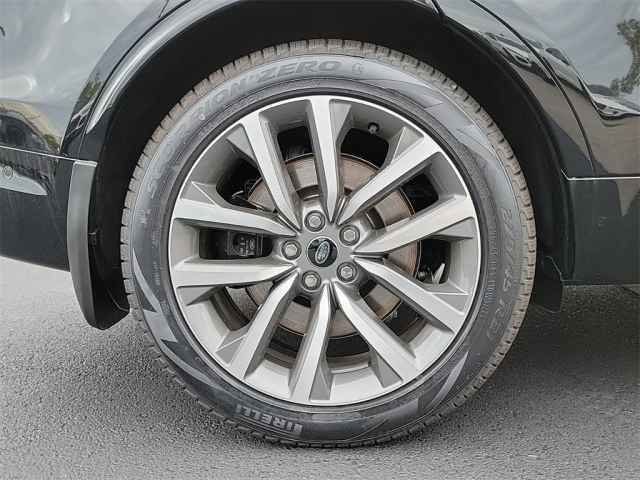 New 2024 Santorini Black Land Rover Metropolitan Edition image 36