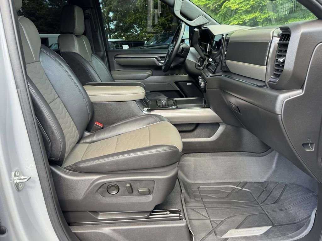 Used 2024 Gray Chevrolet ZR2 image 14