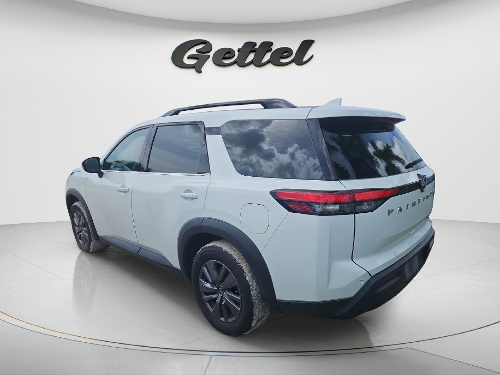Used 2025 White Nissan SV image 5