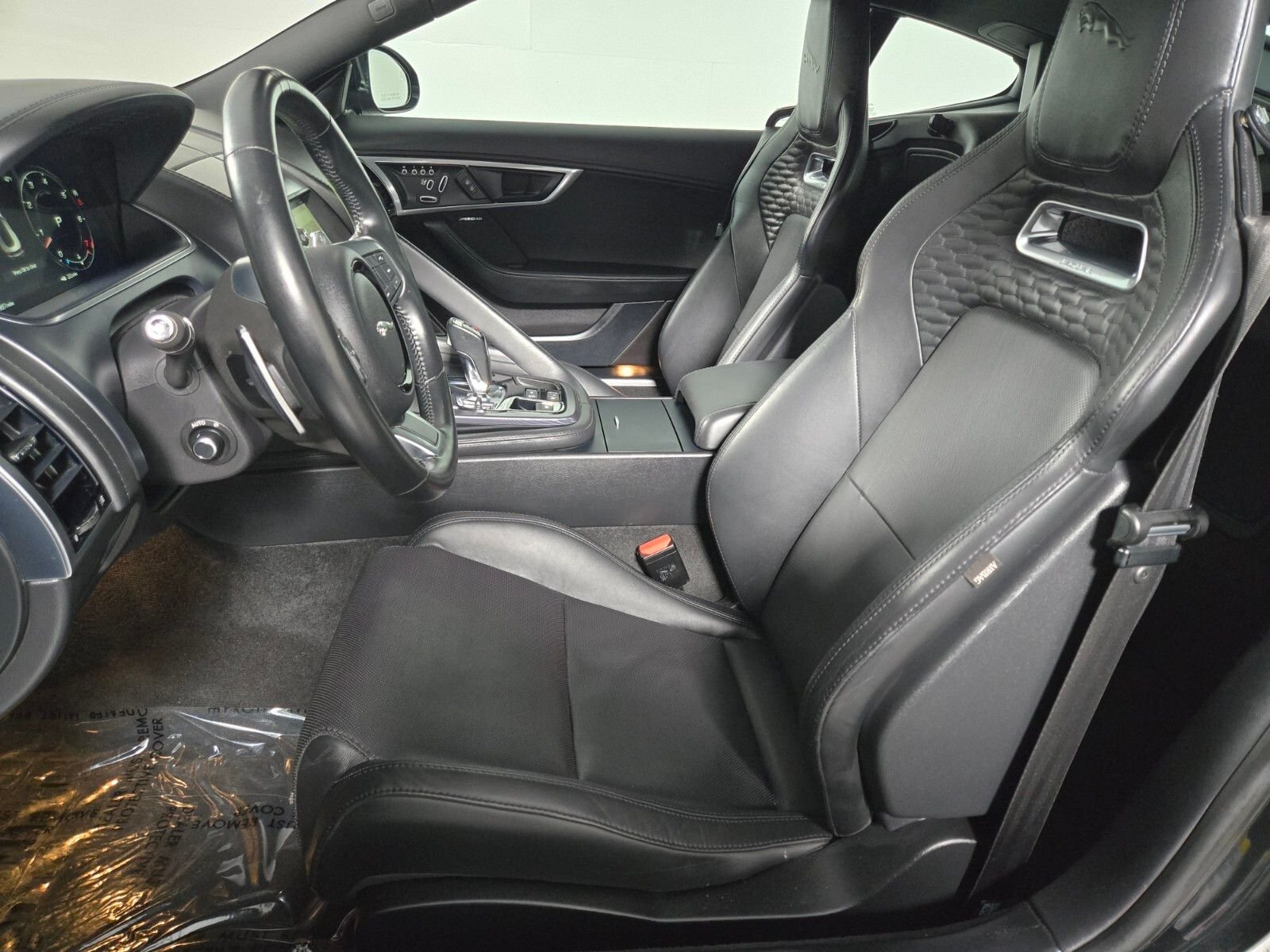 2023 Jaguar F-TYPE R-Dynamic - Photo 11