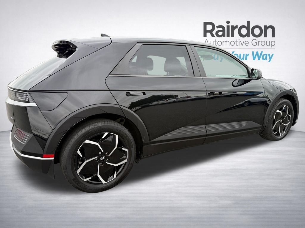 Used 2023 Black Hyundai SEL image 7