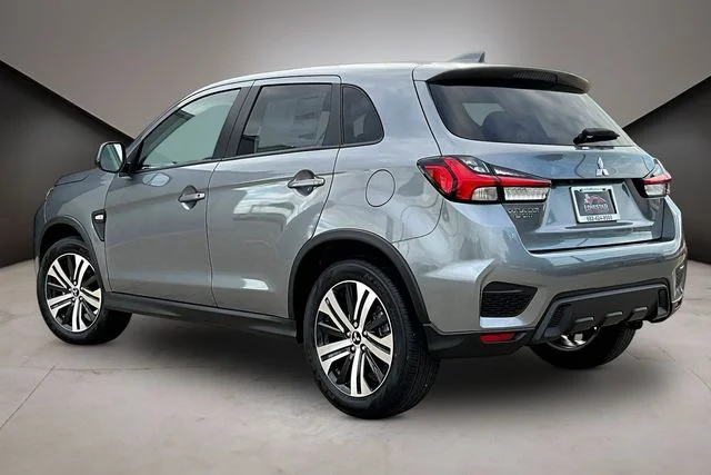 New 2026 Gray Mitsubishi 2.0 ES image 3