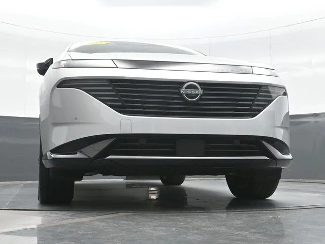 Used 2025 Silver Nissan Platinum image 22