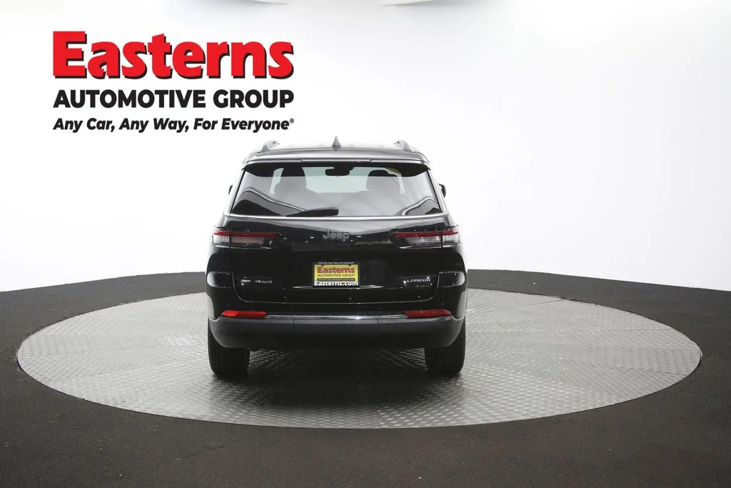 Used 2022 Black Jeep Laredo image 37