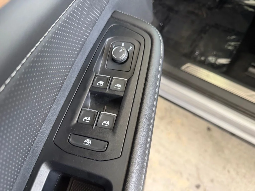 Used 2025 Gray Volkswagen 2.0T SE w/Technology image 35