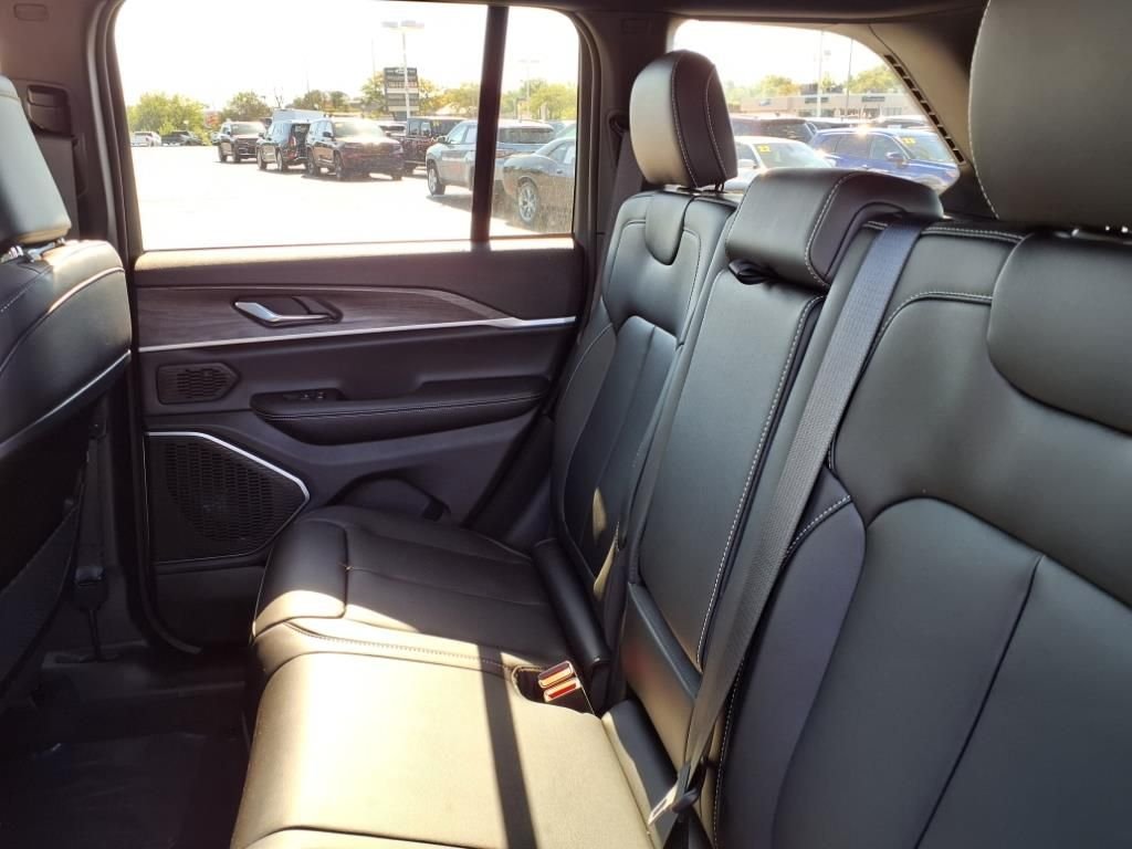 2025 Jeep Grand Cherokee Limited - Photo 11