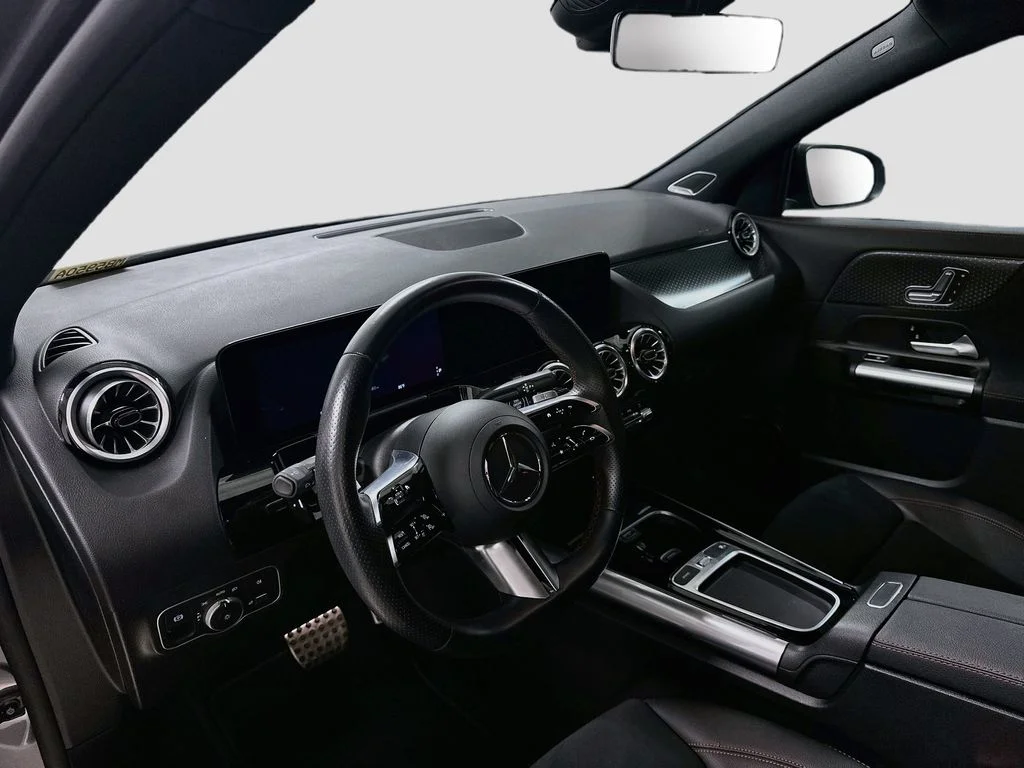 Certified Used 2025 Mountain Gray Metallic Mercedes-Benz GLA 250 image 4
