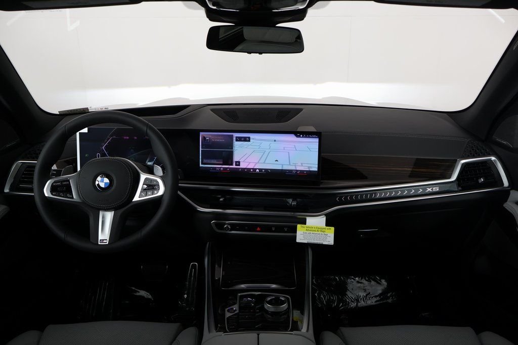 New 2026 Dravit Grey Metallic BMW xDrive40i image 4