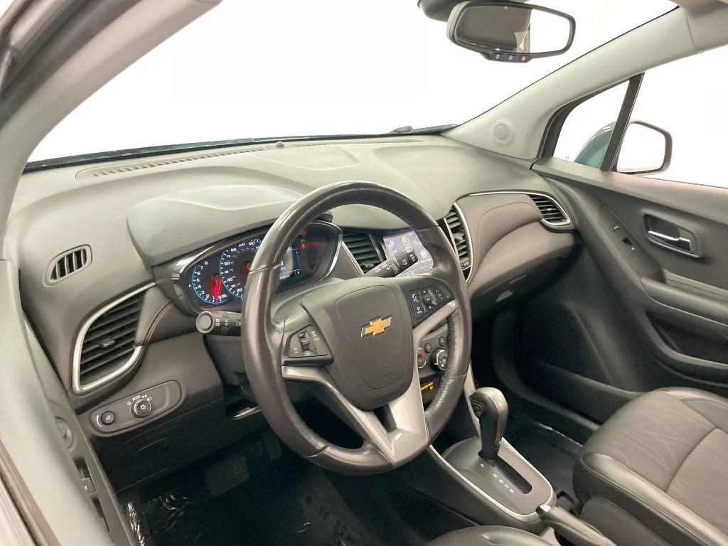 Used 2022 GRAY Chevrolet LT image 10