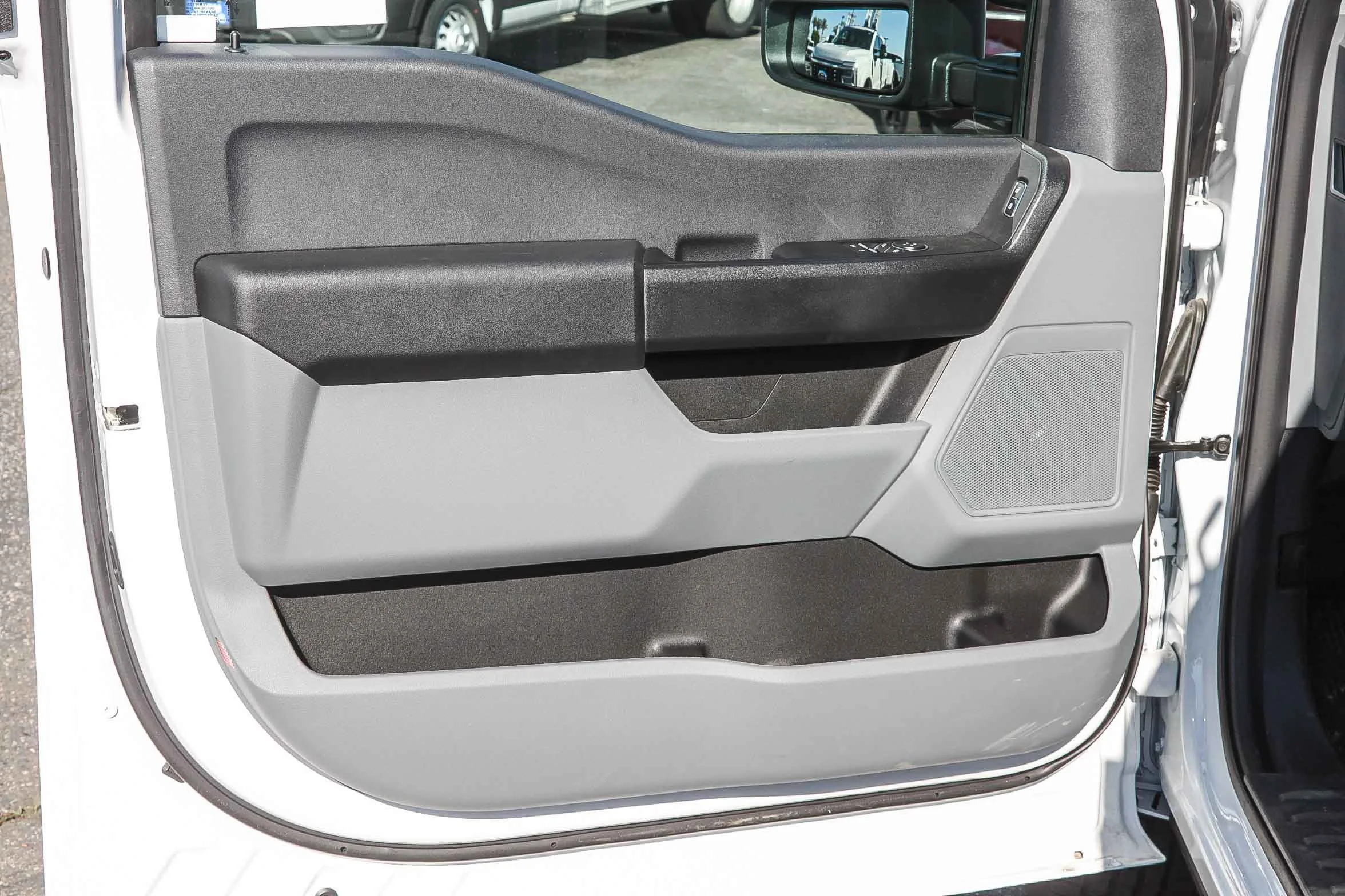 New 2026 Oxford White Ford F-250® XL image 22